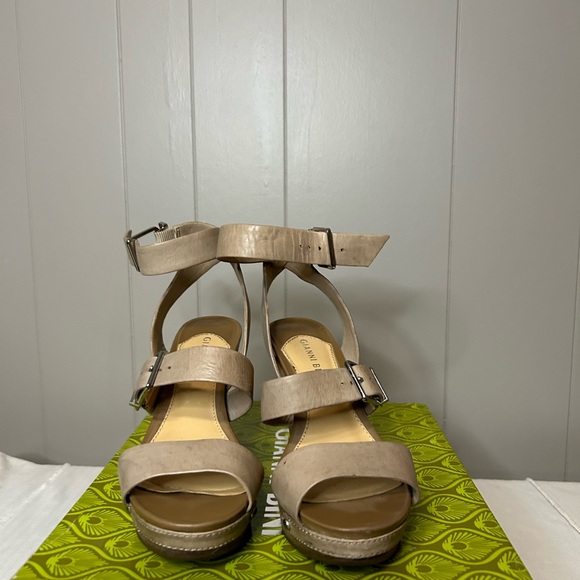 Wedge sandal - Picture 3 of 4